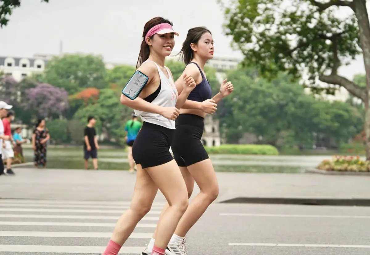 Tư thế và nhịp thở đúng giúp chạy bộ thoải mái hơn